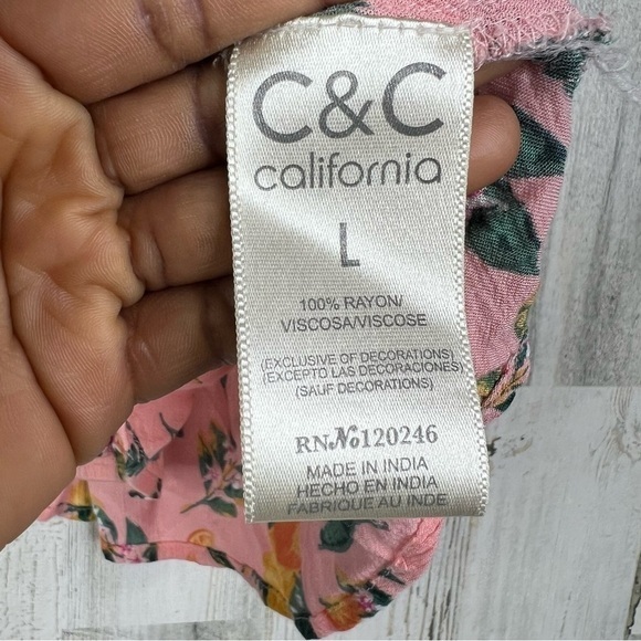 C&C California Blouse Size Large Short Sleeves Button Up Shirt Tropical Vacation - Picture 6 of 11